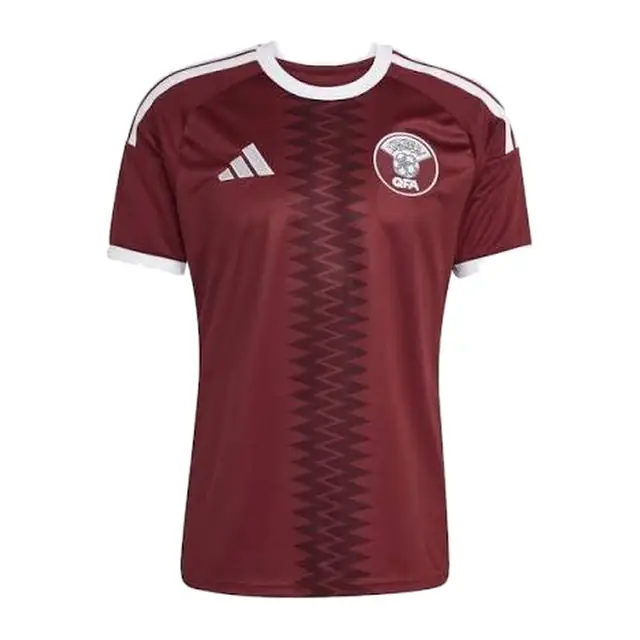 Camiseta Qatar local Mundial 2026